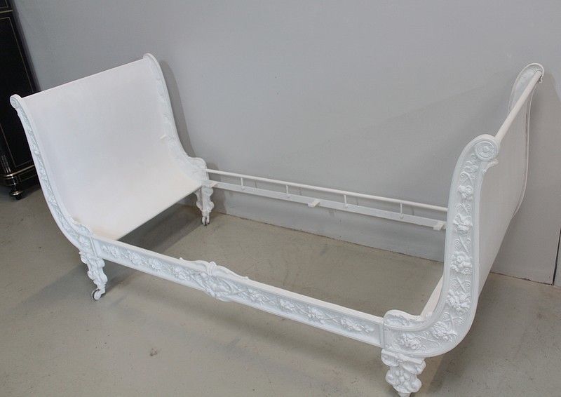 Rest Bed In Cast Iron 20th photo Furniture