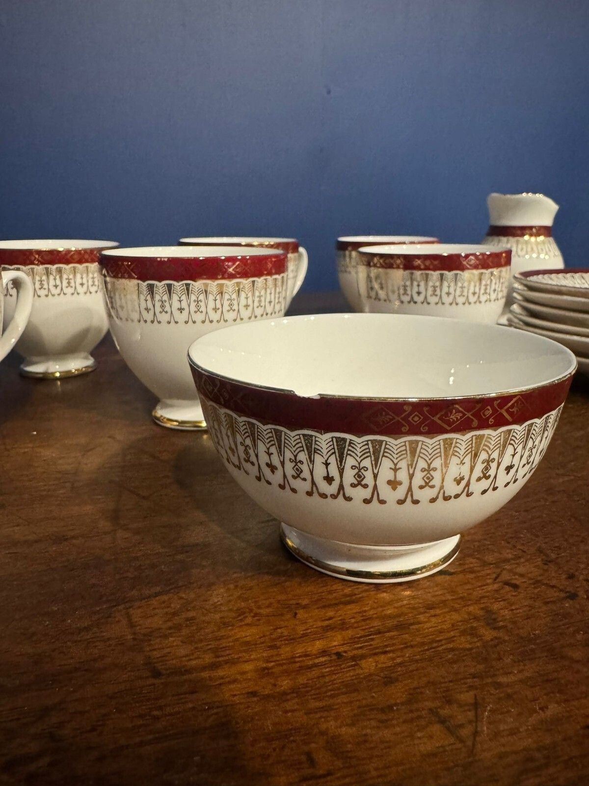 photo vinterior Royal Grafton Majestic Red 104 Pieces Fine Bone China Set English Vintage.