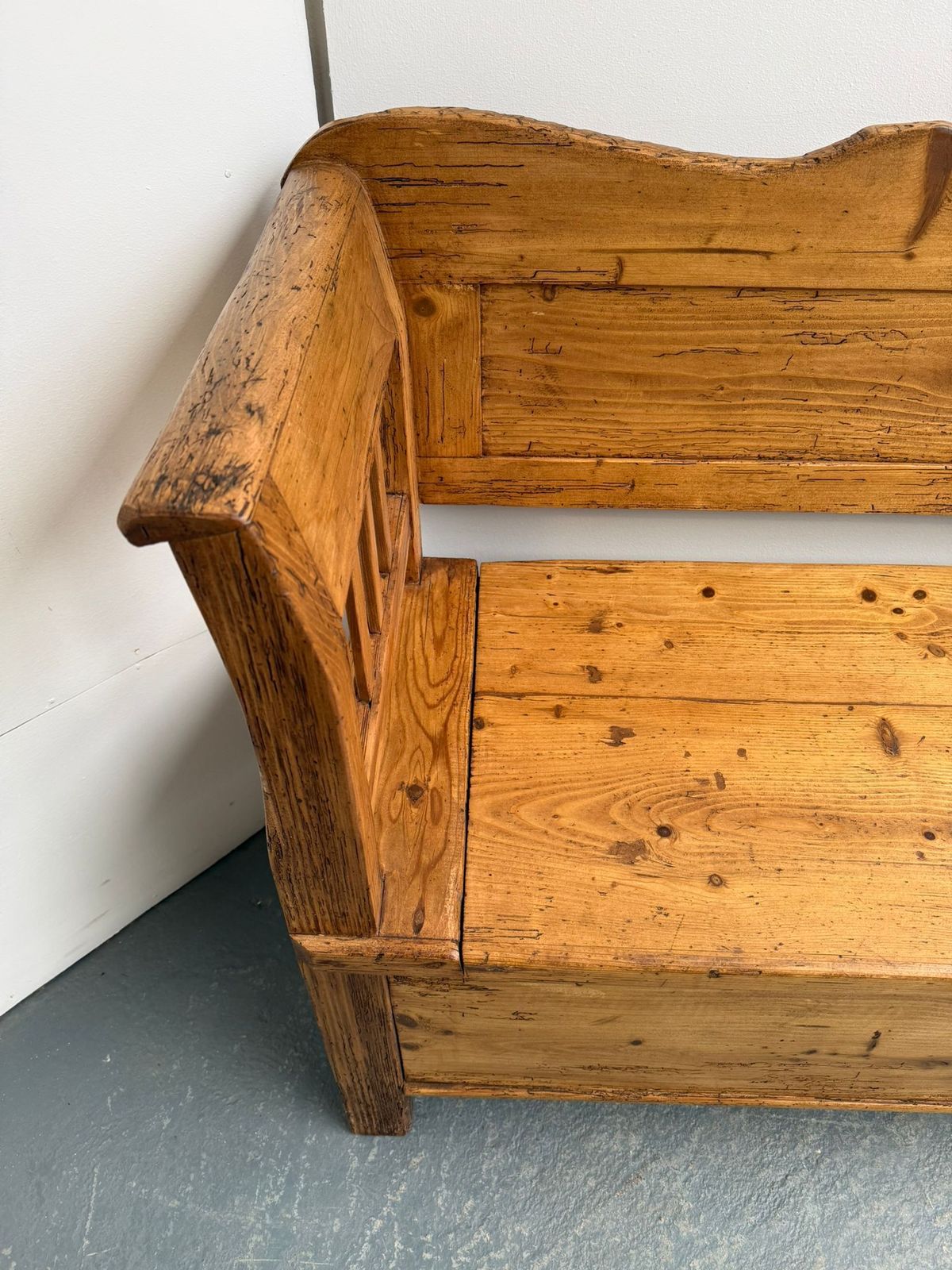 photo furniture A Rare Georgian Country Primitive Hungarian Waxed 3 Seater Box Settle