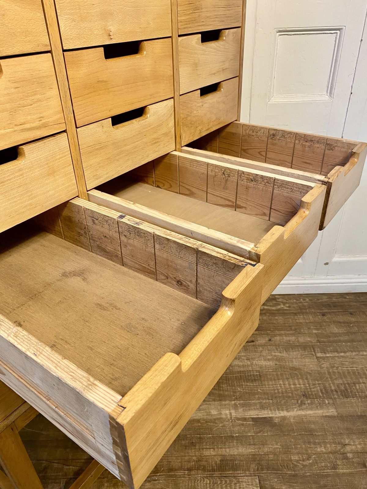 photo vintage Vintage Mid Century School Storage Chest Of Drawers. Esavian Esa Style.