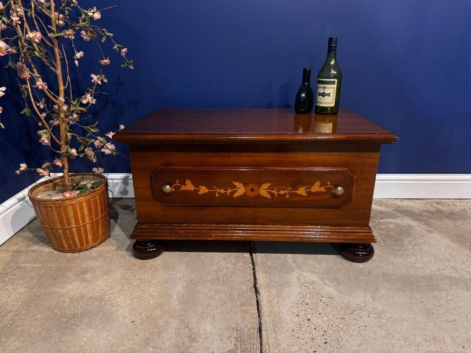Vintage Antique Style Tv Unit Stand Cabinet Drawers Low Drawer Chest Floral. photo furniture