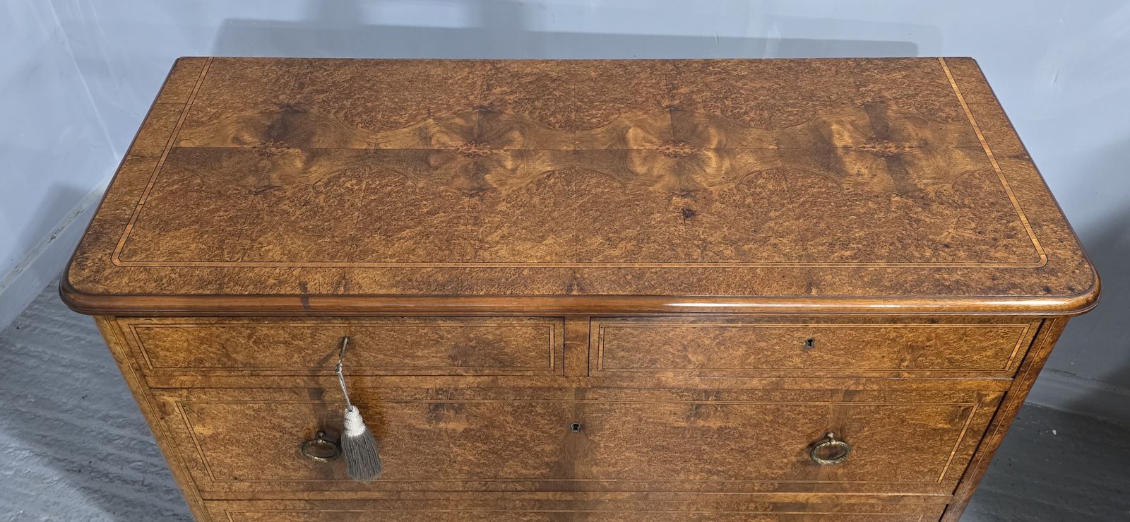 photo furniture Superb French Amboyna Commode Chest Of Drawers