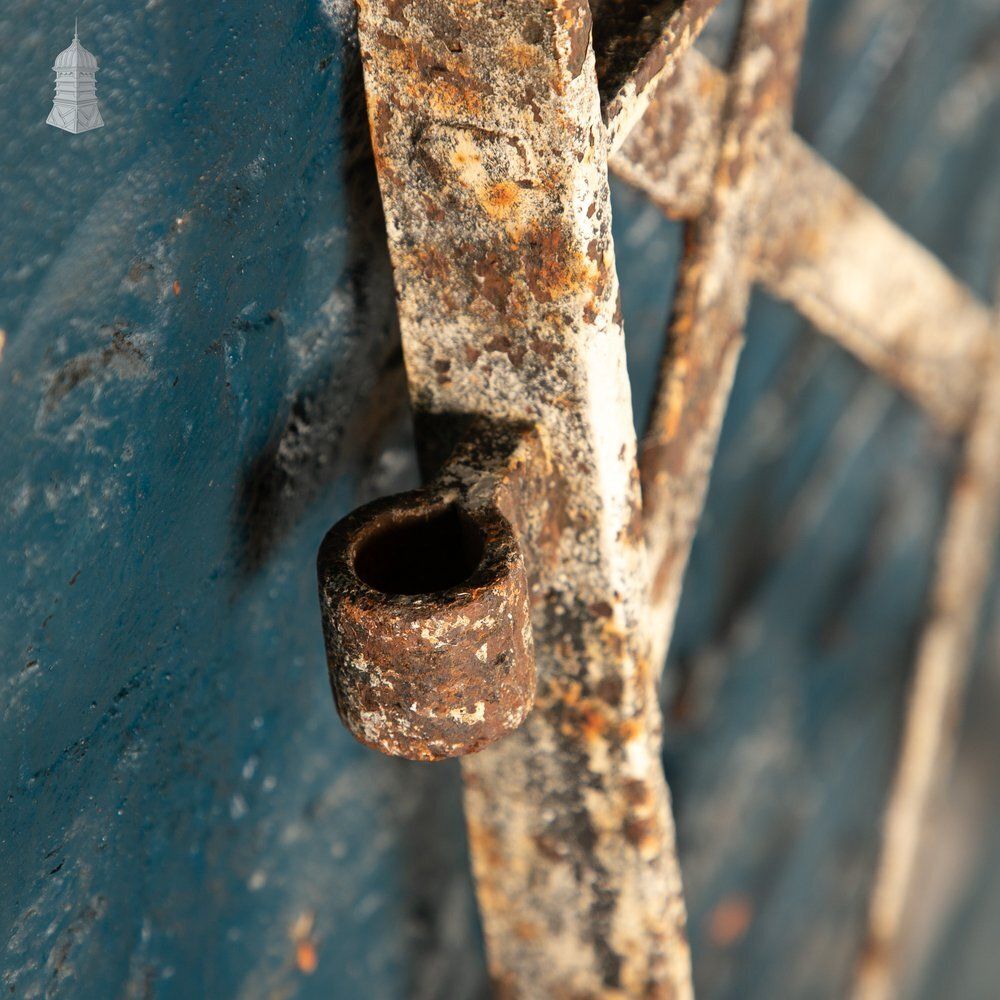 Diamond Lattice Gate, Wrought Iron photo vinterior