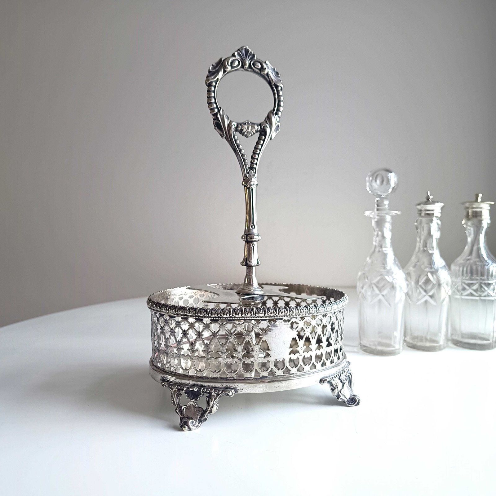 Antique English Silver Plate Cruet Stand & 4 Cut Glass Condiment Bottles, Belle Epoque photo vinterior