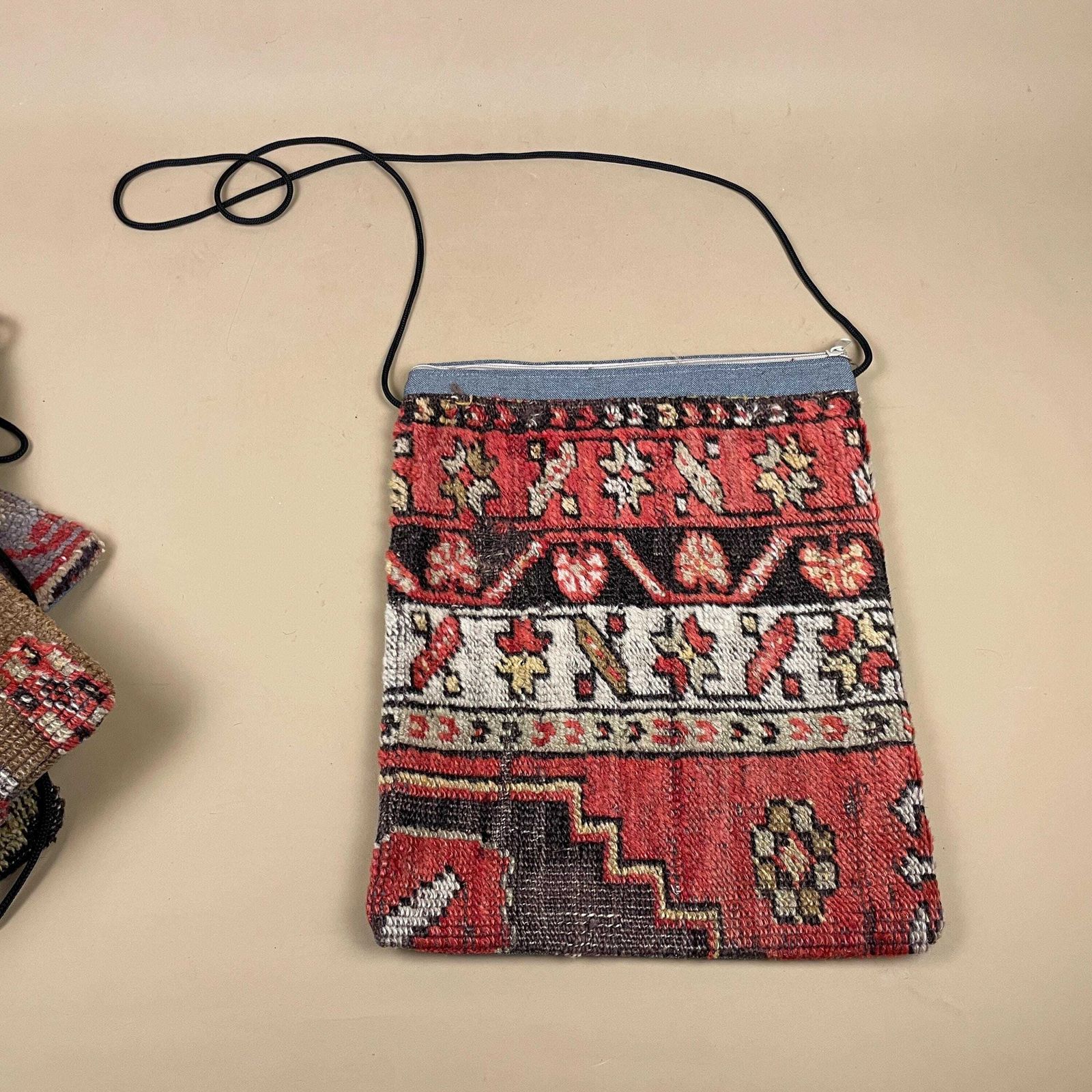 photo furniture Carpet Bags Set Of 8 Vintage Rug Pouches Zip Purses Handmade Textile Moroccan Traditional Fabric Kilim Geometric Travel Bags