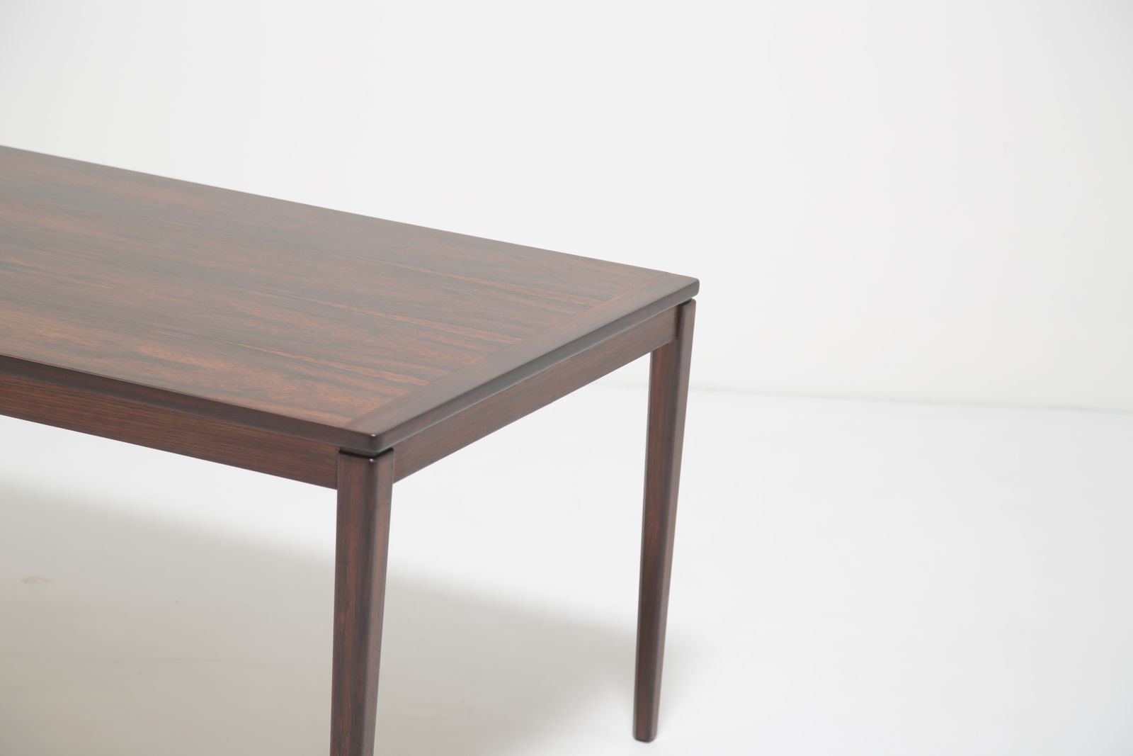 Grand Mid Century Danish Coffee Table In Figured Brazilian Rosewood, Denmark, 1960s photo vintage