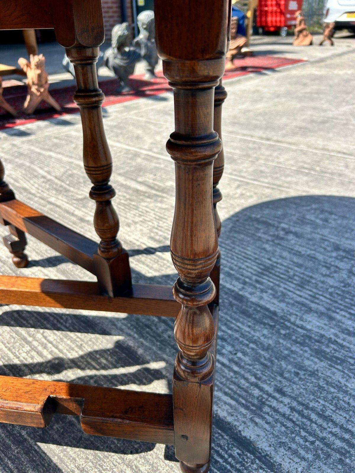 photo vintage English Oak Chingford Titchmarsh & Goodwin Style Gateleg Dropleaf Dining Table