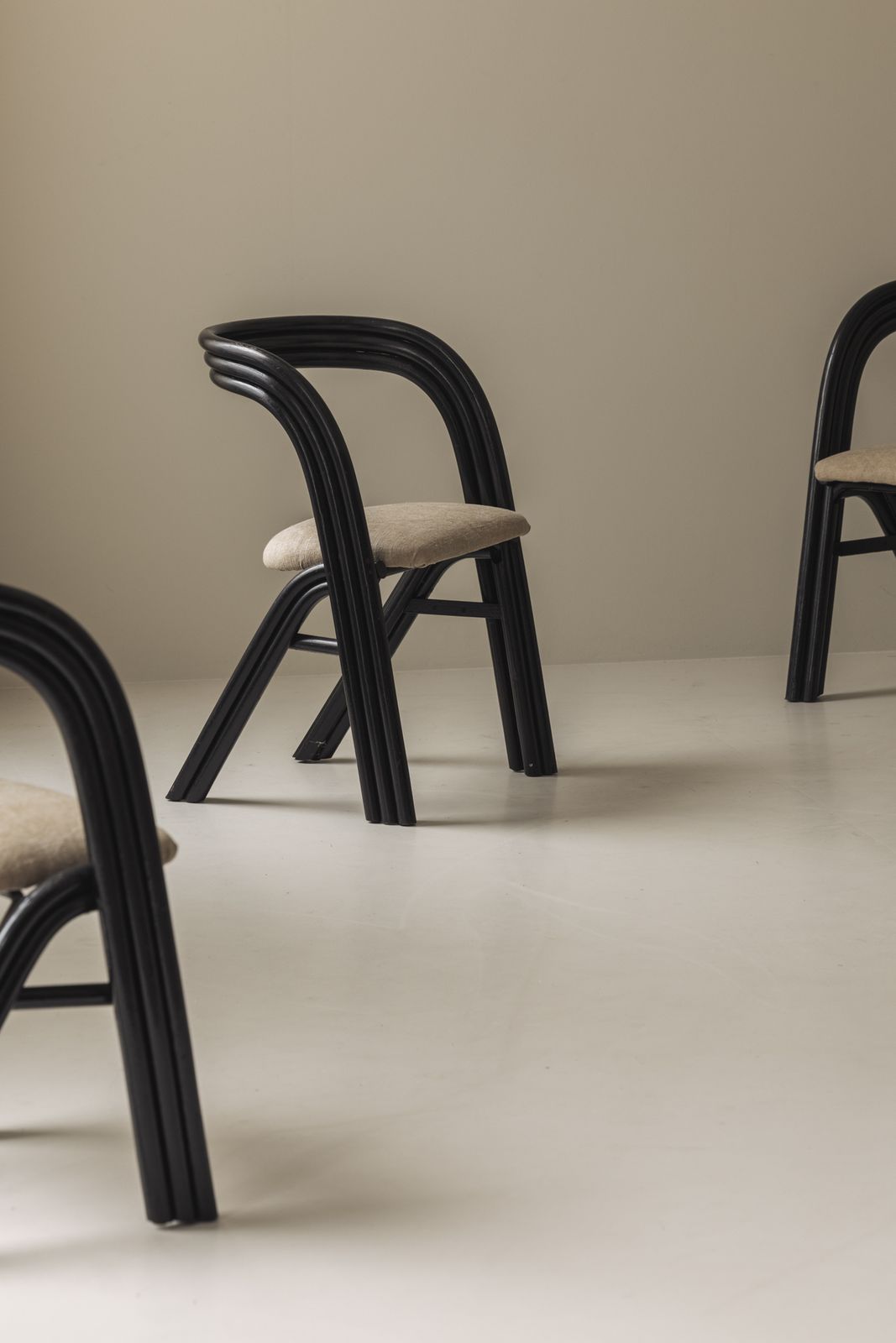 Set Of Four Sculptural Dining Chairs By Axel Enthoven For Rohé Design, 1980s photo Furniture