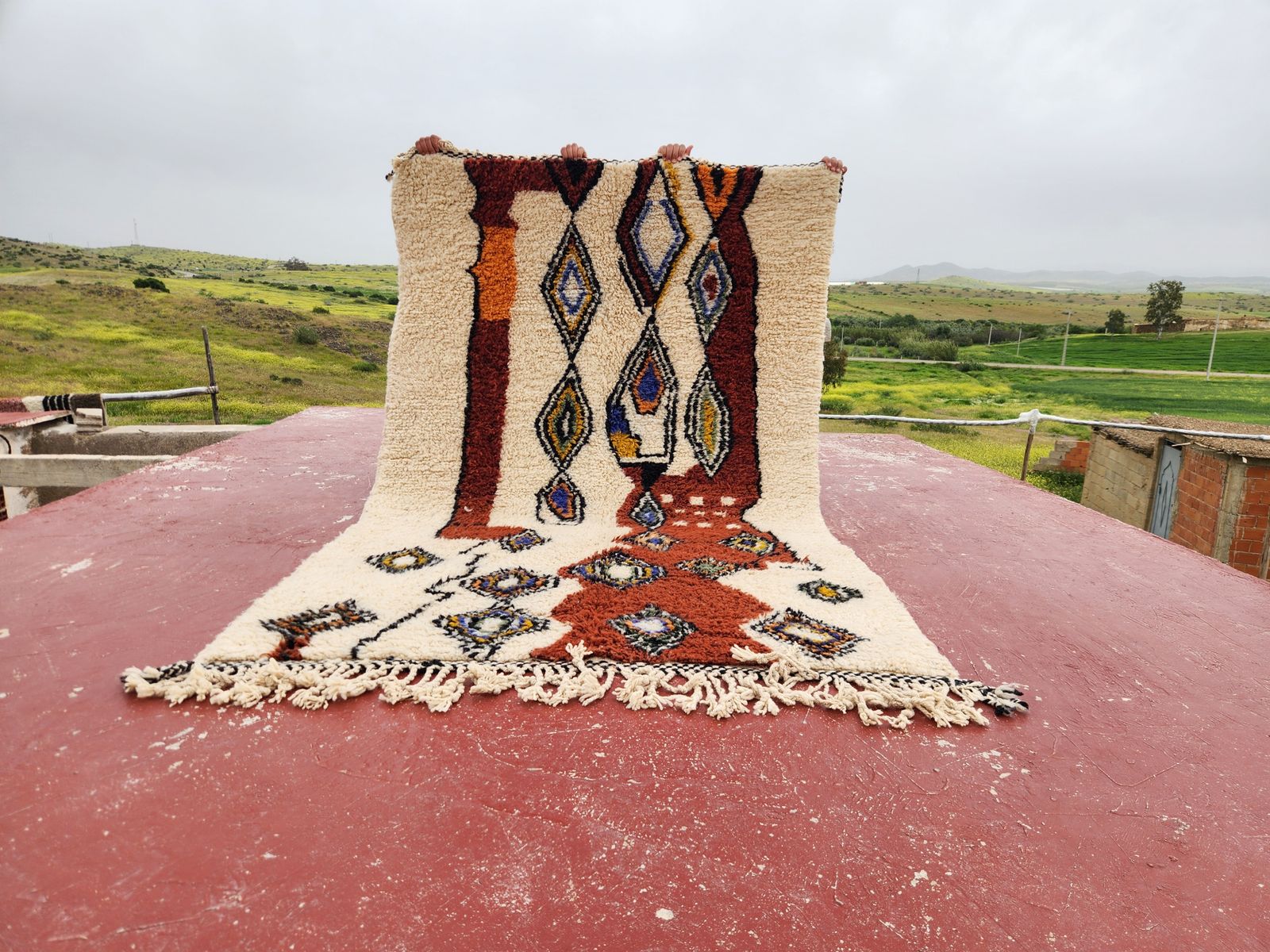 Handcrafted Beni Ouarain Moroccan Rug 244x150cm – Premium Wool Berber Carpet
