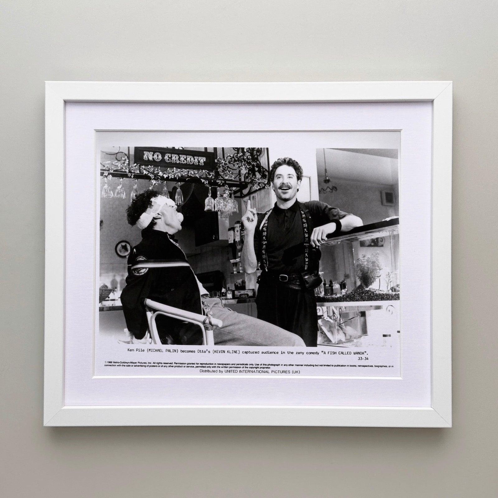 Photo de presse « A Fish Called Wanda » 1988, encadrée photo for sale