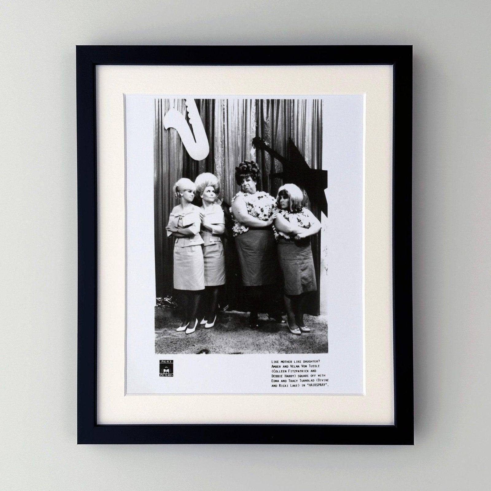 Hairspray 1988 Publiciteitsfoto Film Movie Press Still Ingelijst photo furniture