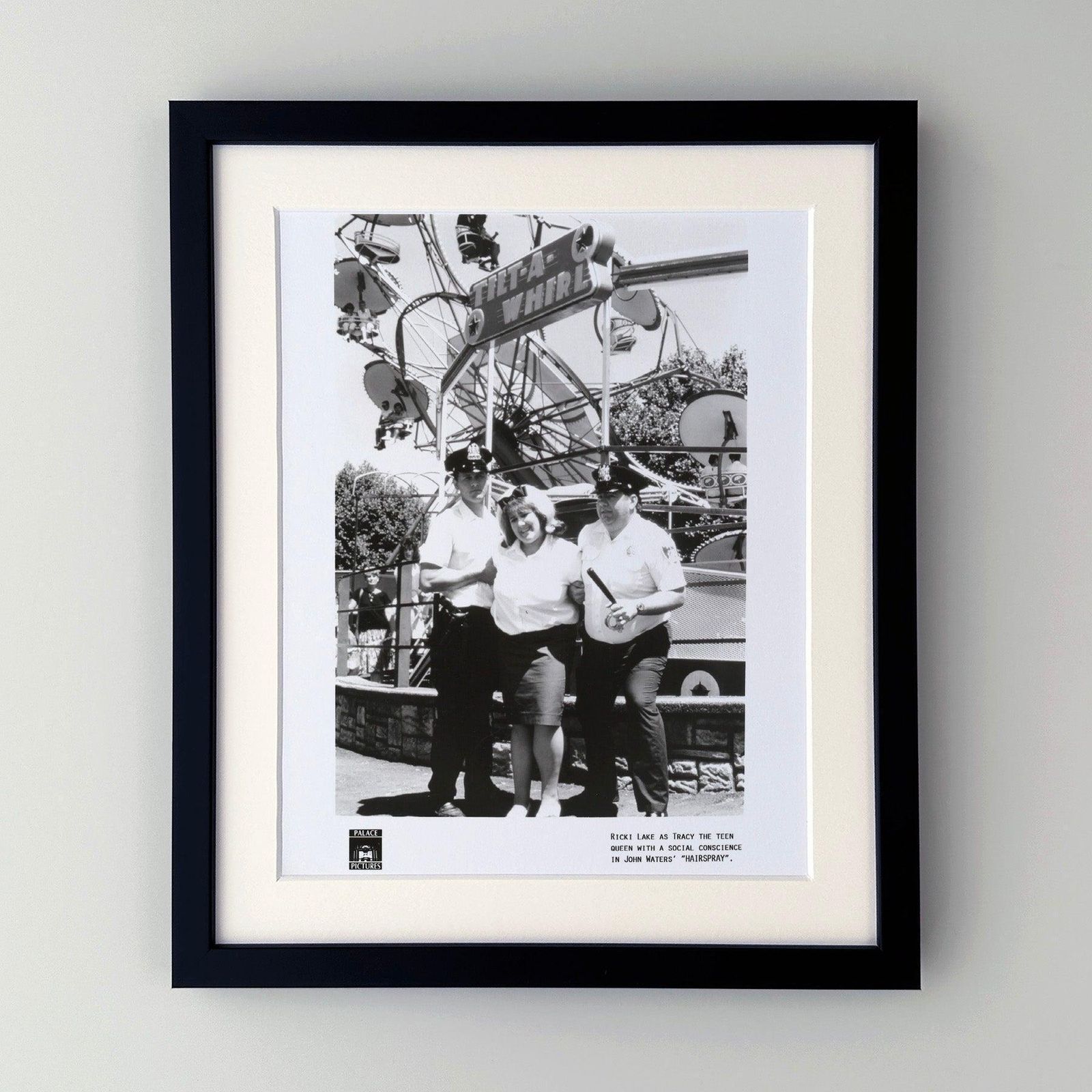 Photo de presse originale encadrée, Hairspray, 1988 photo furniture