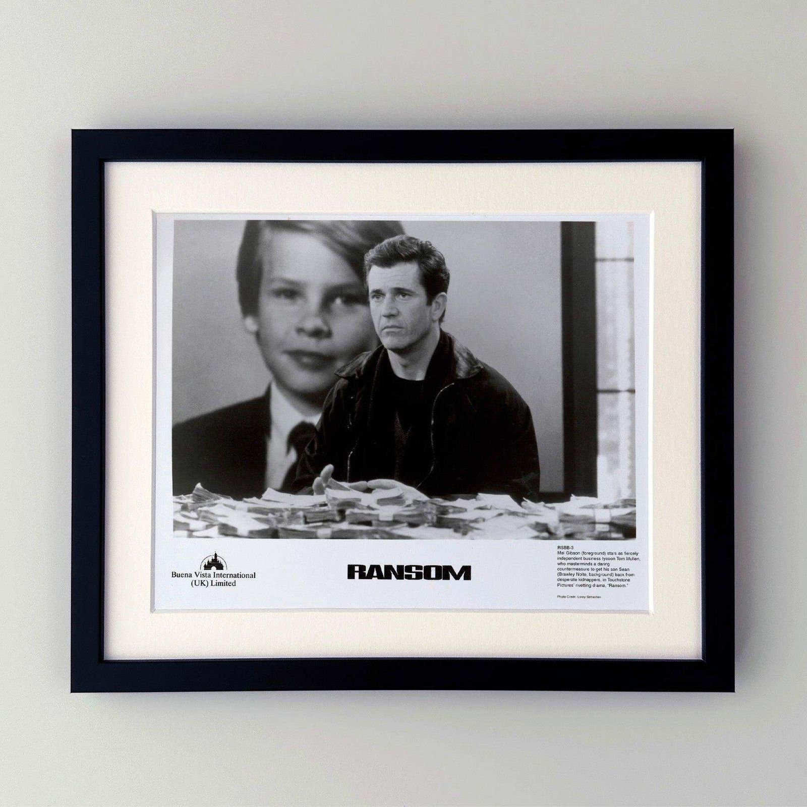 Photo de presse encadrée du film Ransom (1996) photo furniture