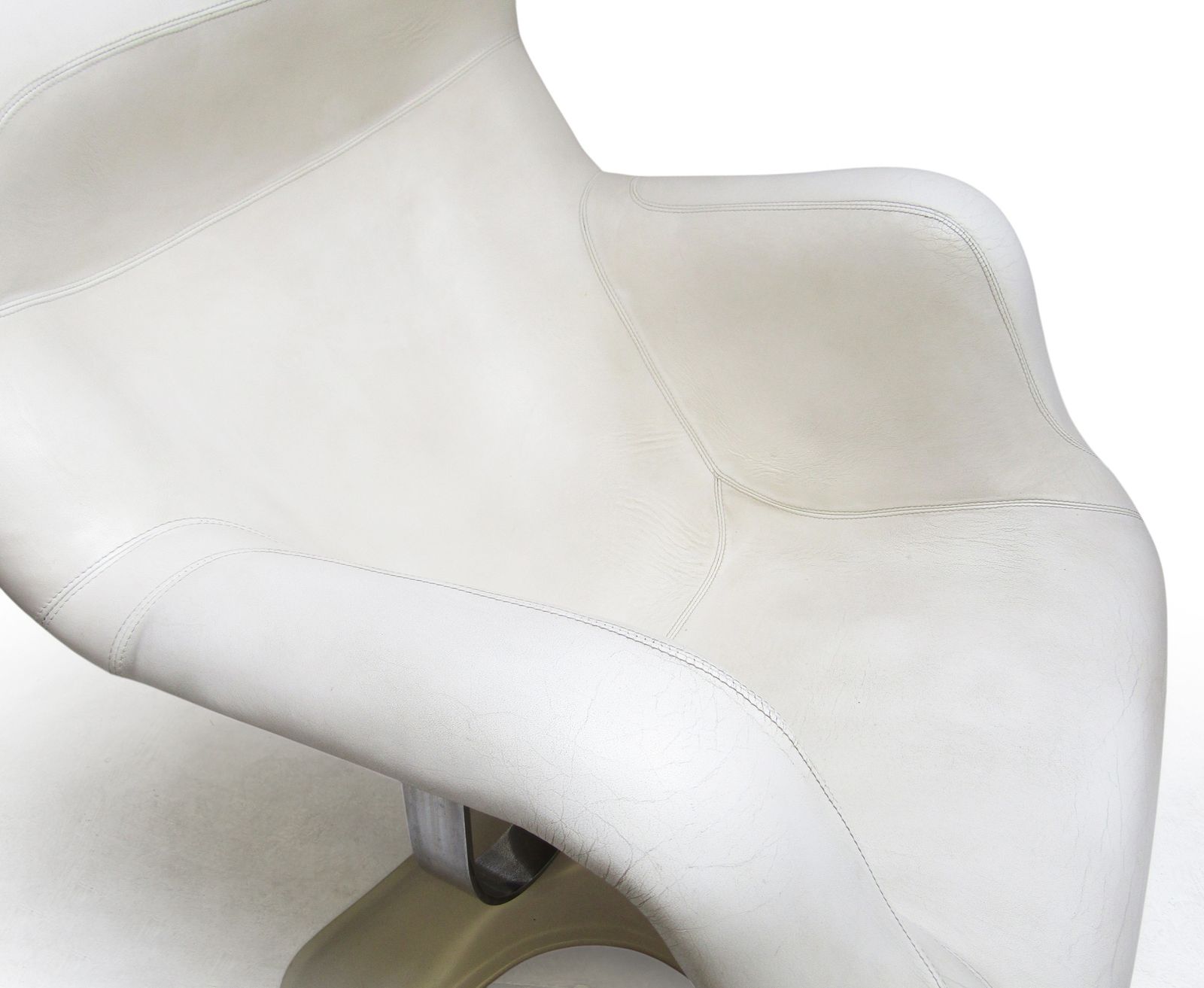 7500.0 1960s Karuselli Lounge Chair In Ivory Leather By Yrjö Kukkapuro For Avarte photo