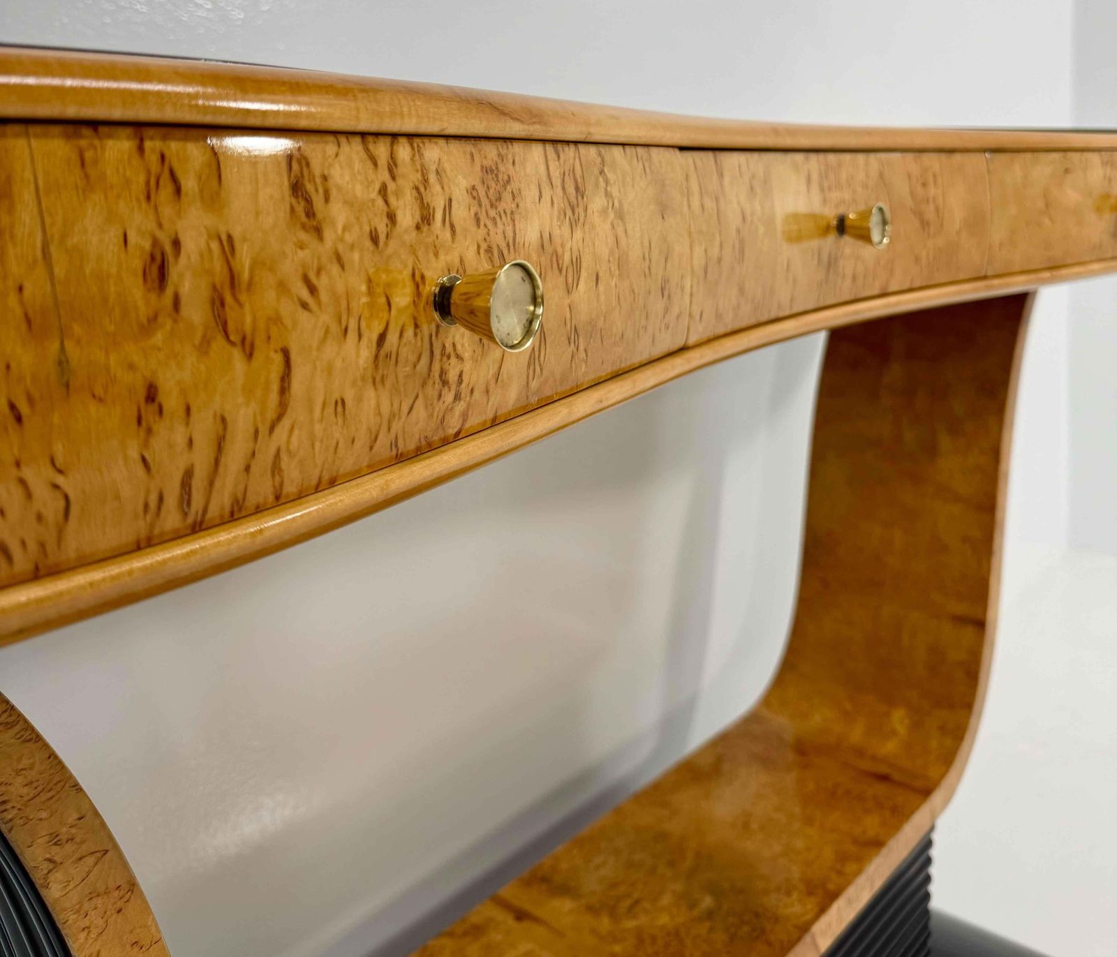 photo furniture Italian Art Deco Console In Birch Burl And Black Lacquer, Attr. To Borsani, 40s