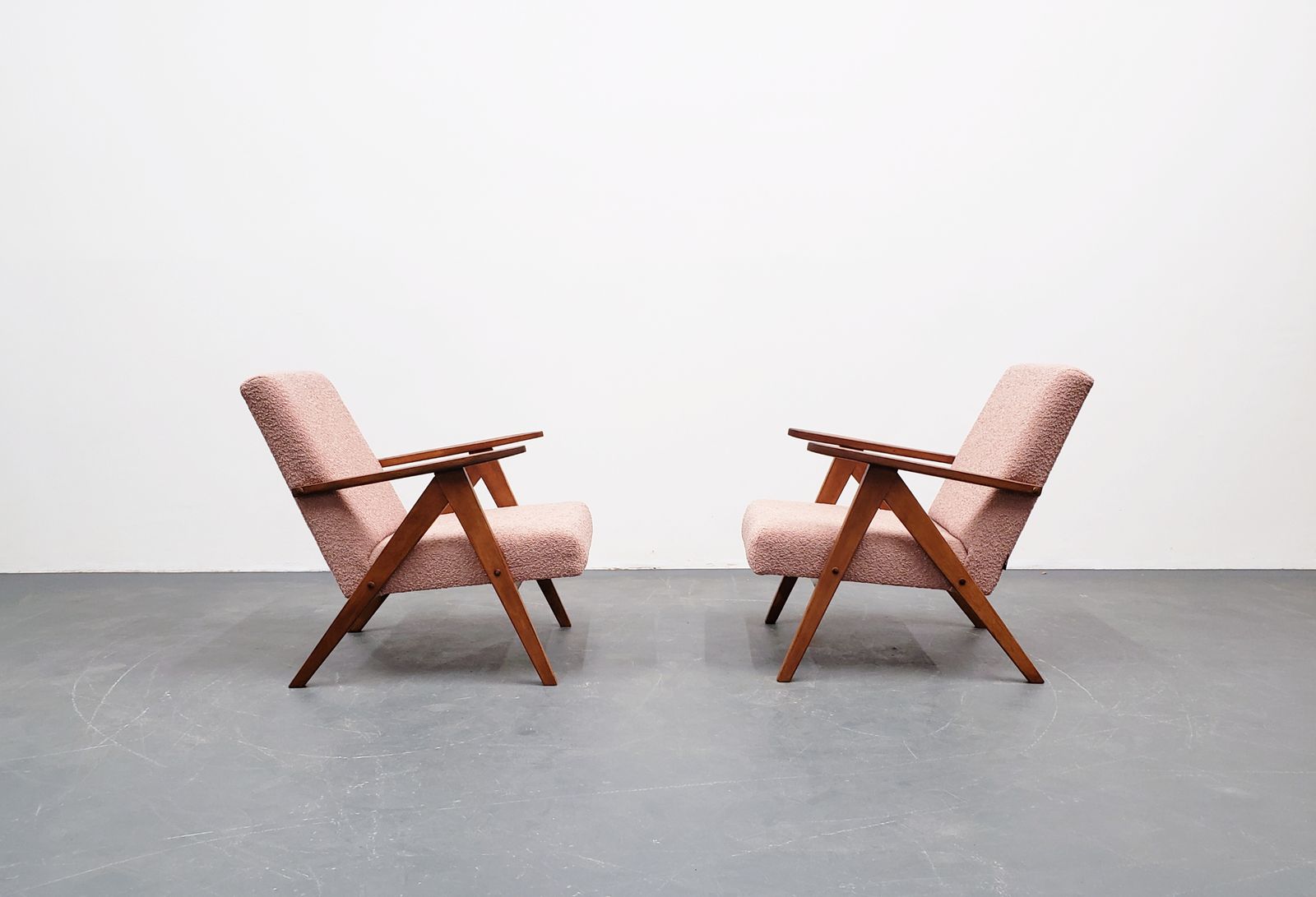 Mid Century Easy Chair Model B   310 Var In Pink Boucle photo for sale