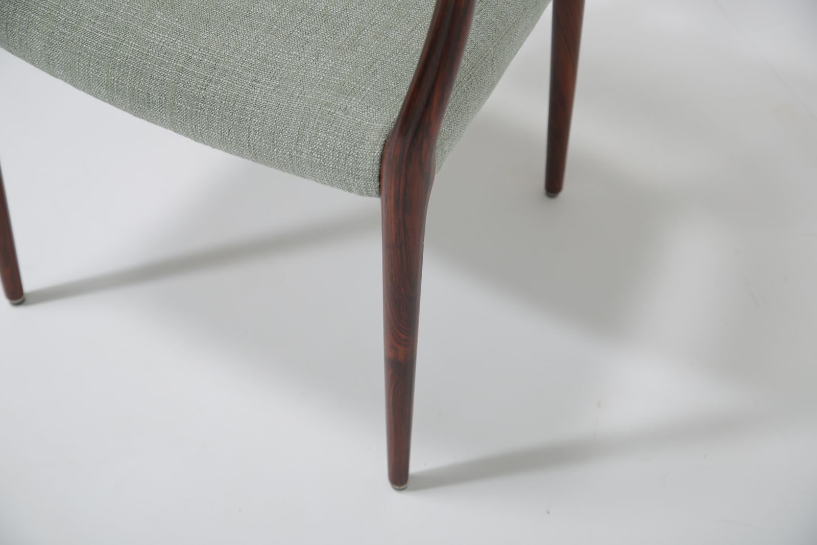 Niels Otto Moller Model 64 & 79 eetkamerstoelen: set van 8 in massief palissander en natuurlijk linnen, voor J.L. Mollers Mobelfabrik, ca. jaren 1960 photo buy