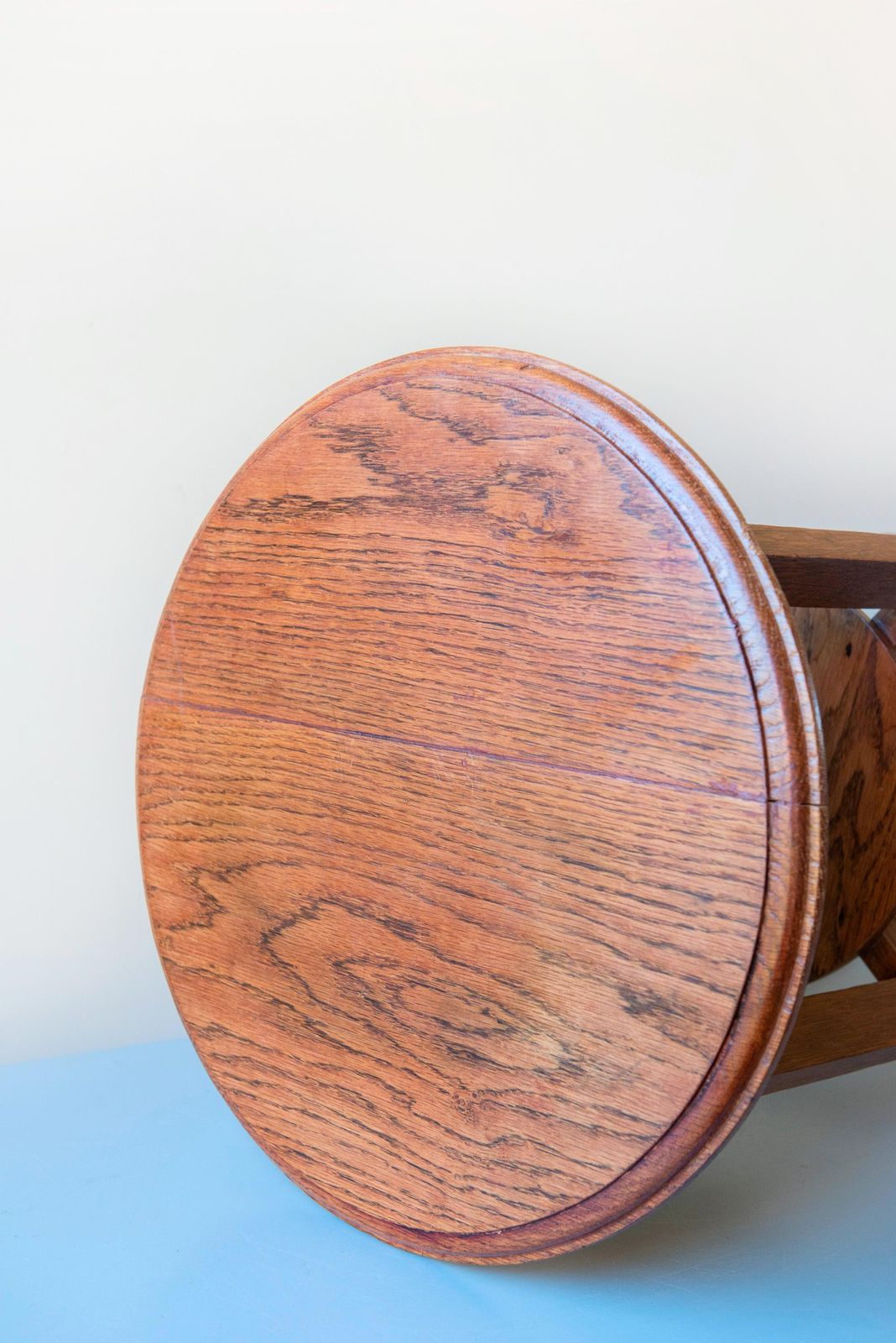 466.0 Art Deco Ronde Bijzettafel   Massief Eiken Tweelaags Plantenstandaard   Vintage Nederlandse Hoge Siertafel photo