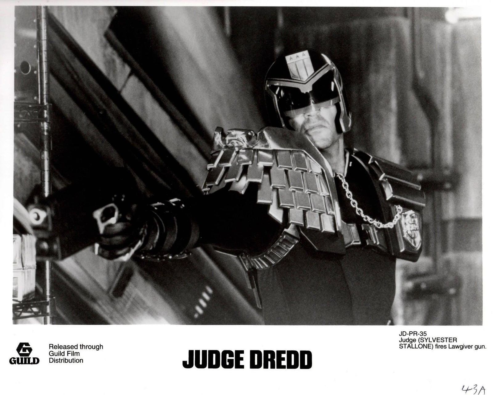 Photo de presse du film Judge Dredd (1995), encadrée photo vinterior