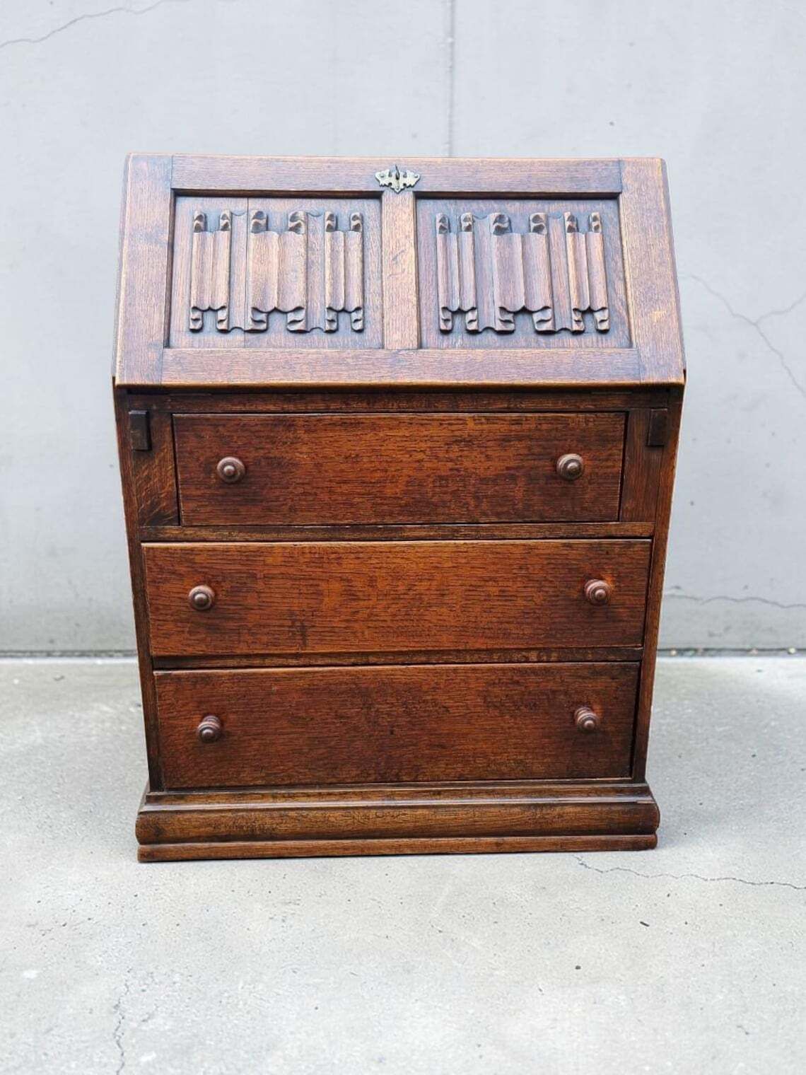 Vintage Oak Bureau Writing Desk / Traditional English Style / C.1940