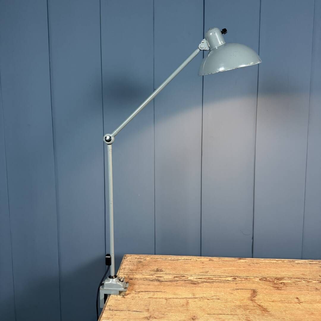 Grijze Twee Armige Kaiser Idell Klemlamp Model 6726 photo Verlichting