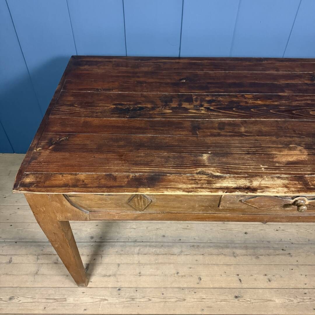427.0 Gedecoreerde Houten Keukentafel photo