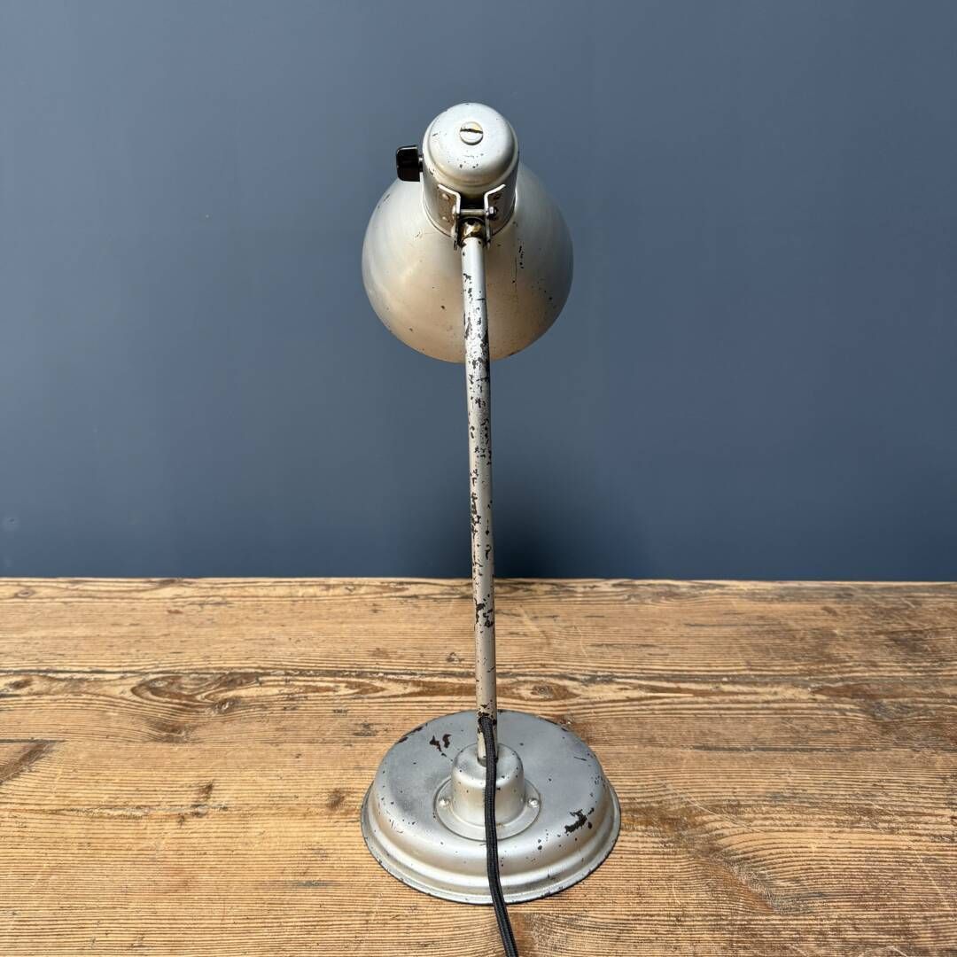 photo for sale Zilvergrijs Bauhaus Bureaulamp, Jaren 1930
