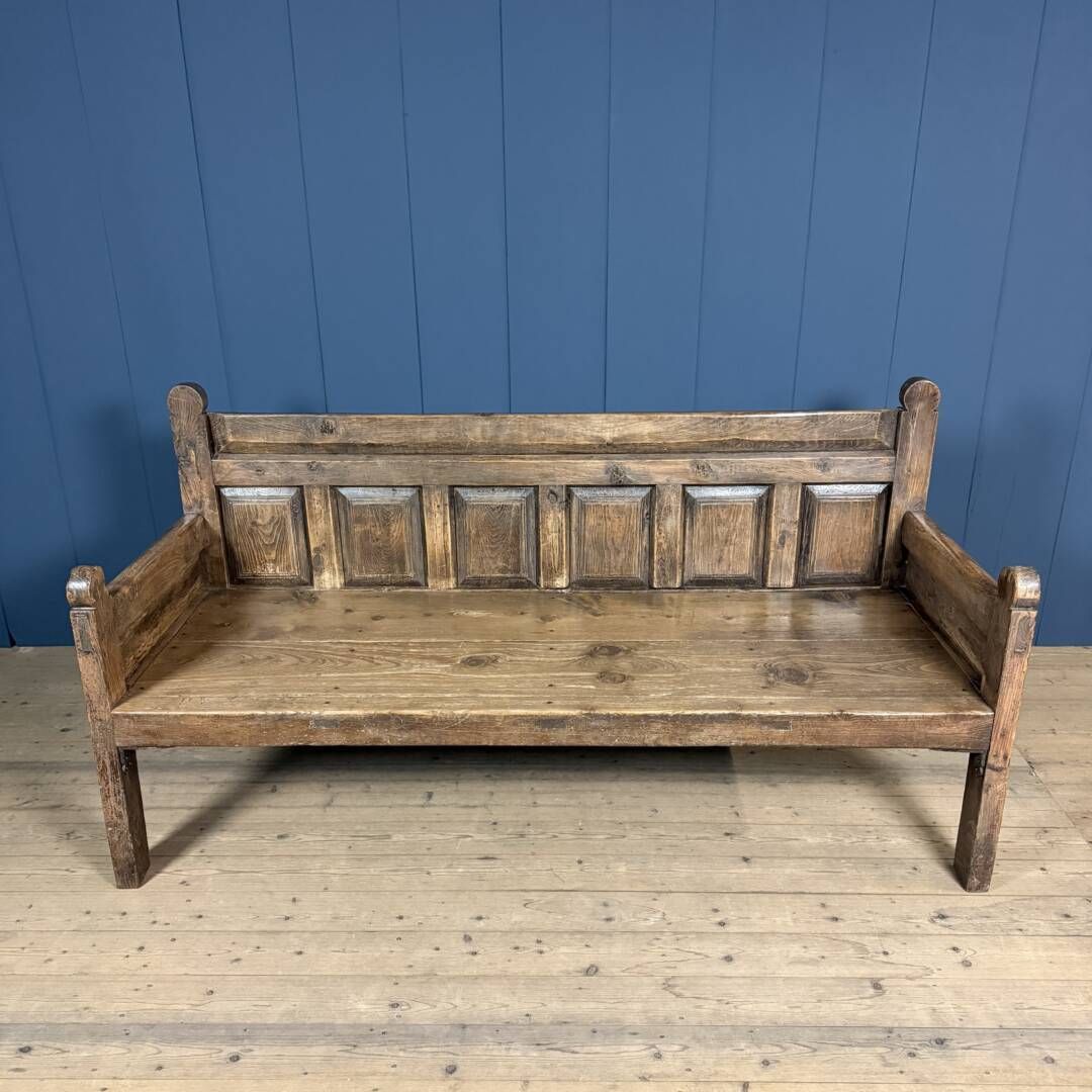Antieke Spaanse Houten Bank Uit De 19e Eeuw photo furniture