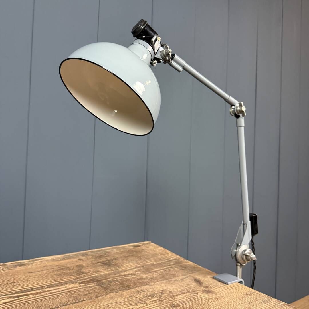 Lichtgrijze Rademacher Klemspot Met Grote Emaille Kap photo 549.0