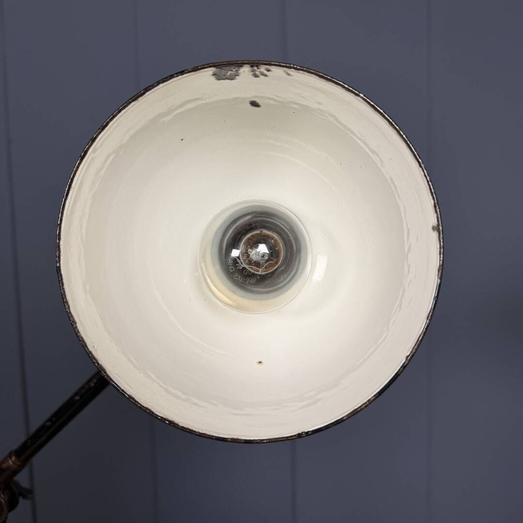 Zwarte Rademacher Tafellamp Met Emaille Kap photo vinterior