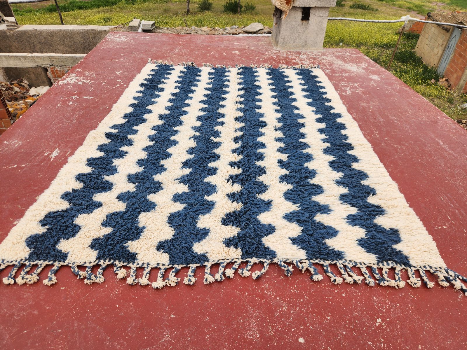 Vintage Beni Ouarain Moroccan Rug 274x208cm – Handmade Wool Berber Carpet In Ivory & Navy Blue photo 570.0
