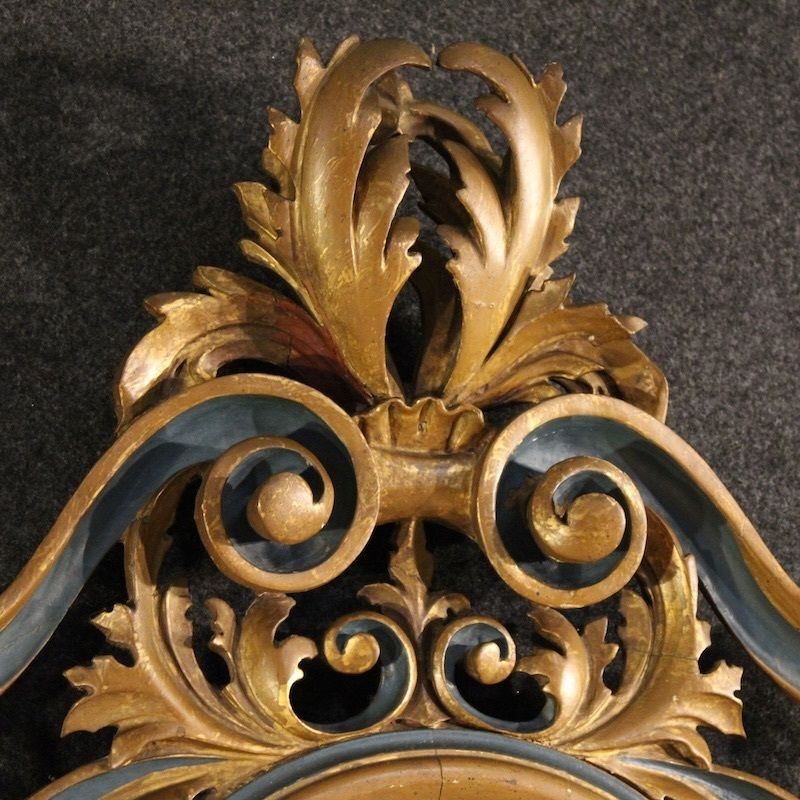 Miroir de style Louis XV laqué et doré, Italie, XXe siècle photo buy