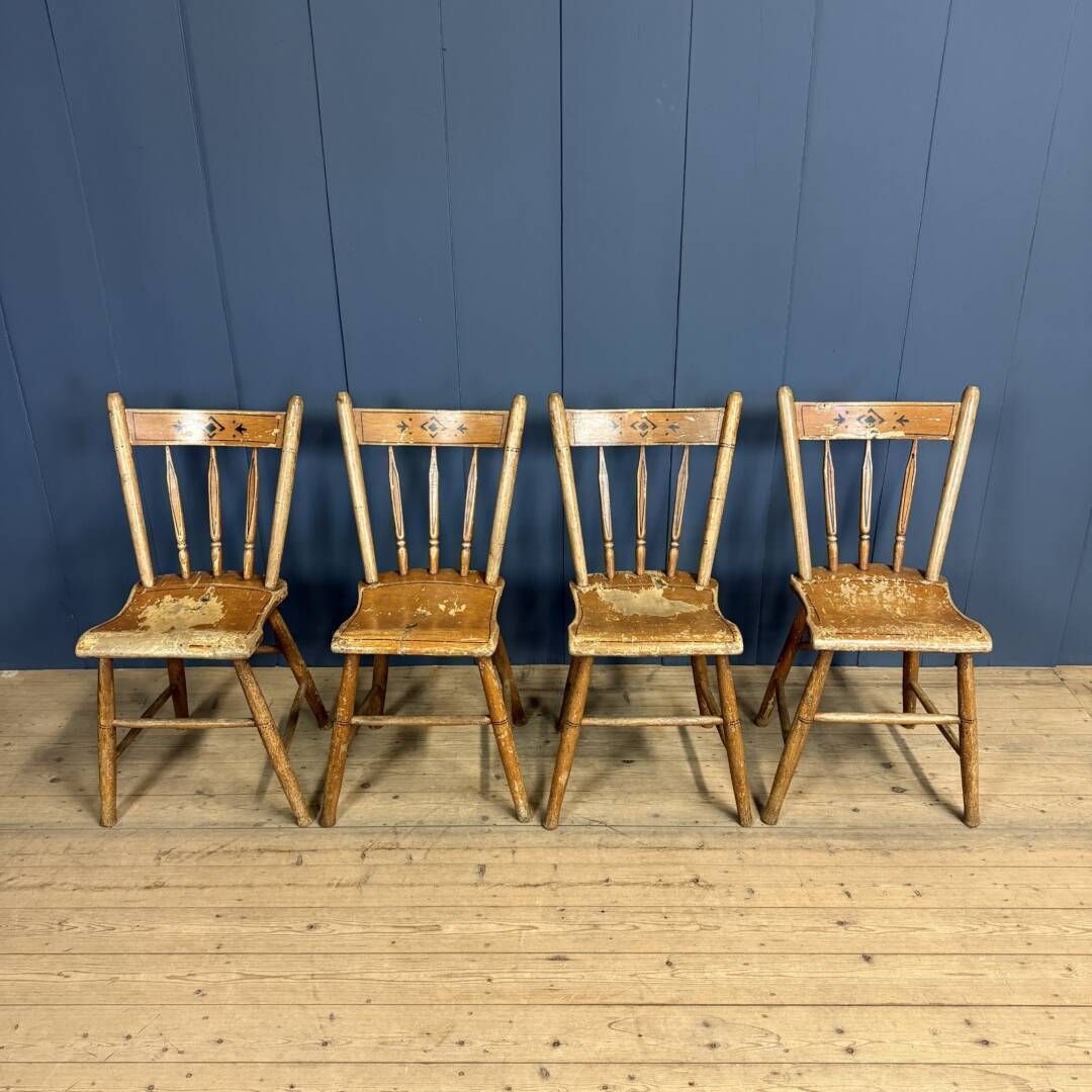 Set Van Vier Geschilderde Nederlandse Keukenstoelen photo for sale