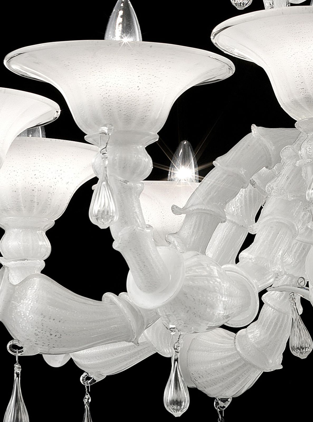 Venetian White “Ca’ Rezzonico” Murano Glass Chandelier With Transparent Little Drops. photo Lighting