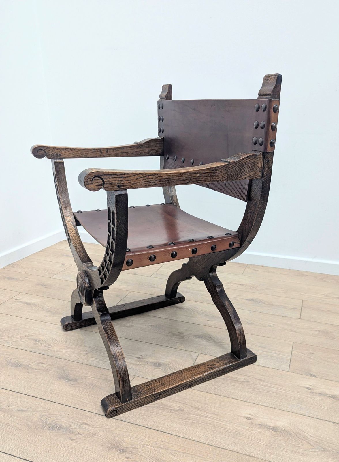695.0 Mid 20th Century Italian Renaissance Style X Frame Chair Delivery Available 0306 photo