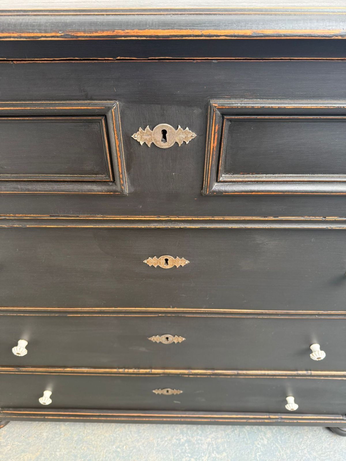 A Mint Clean Pine Hungarian Victorian Painted Black Chest Of Drawers photo vinterior