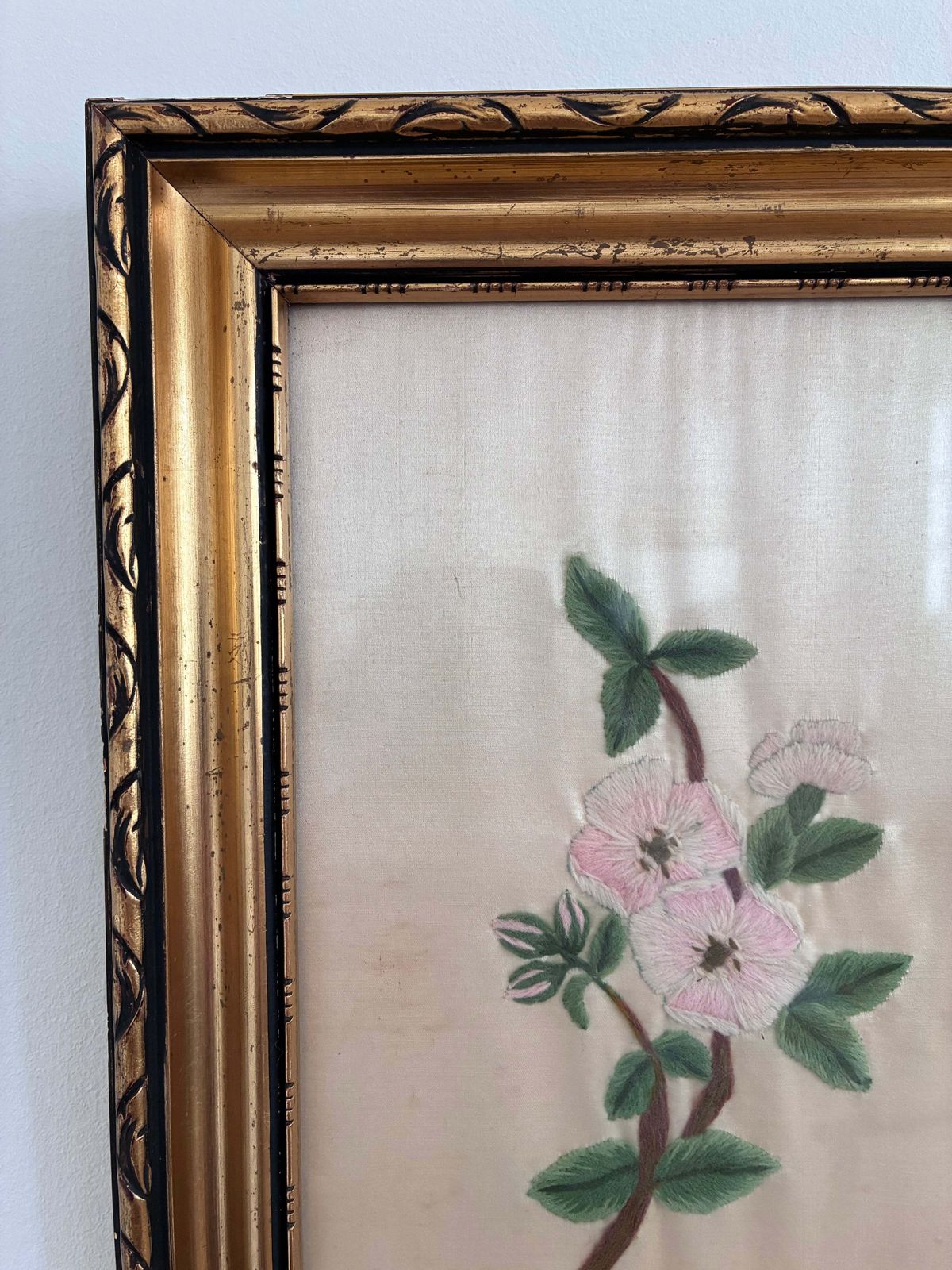 Set Vintage Flower On Silk Paintings, Embroidery Flower Art photo vinterior