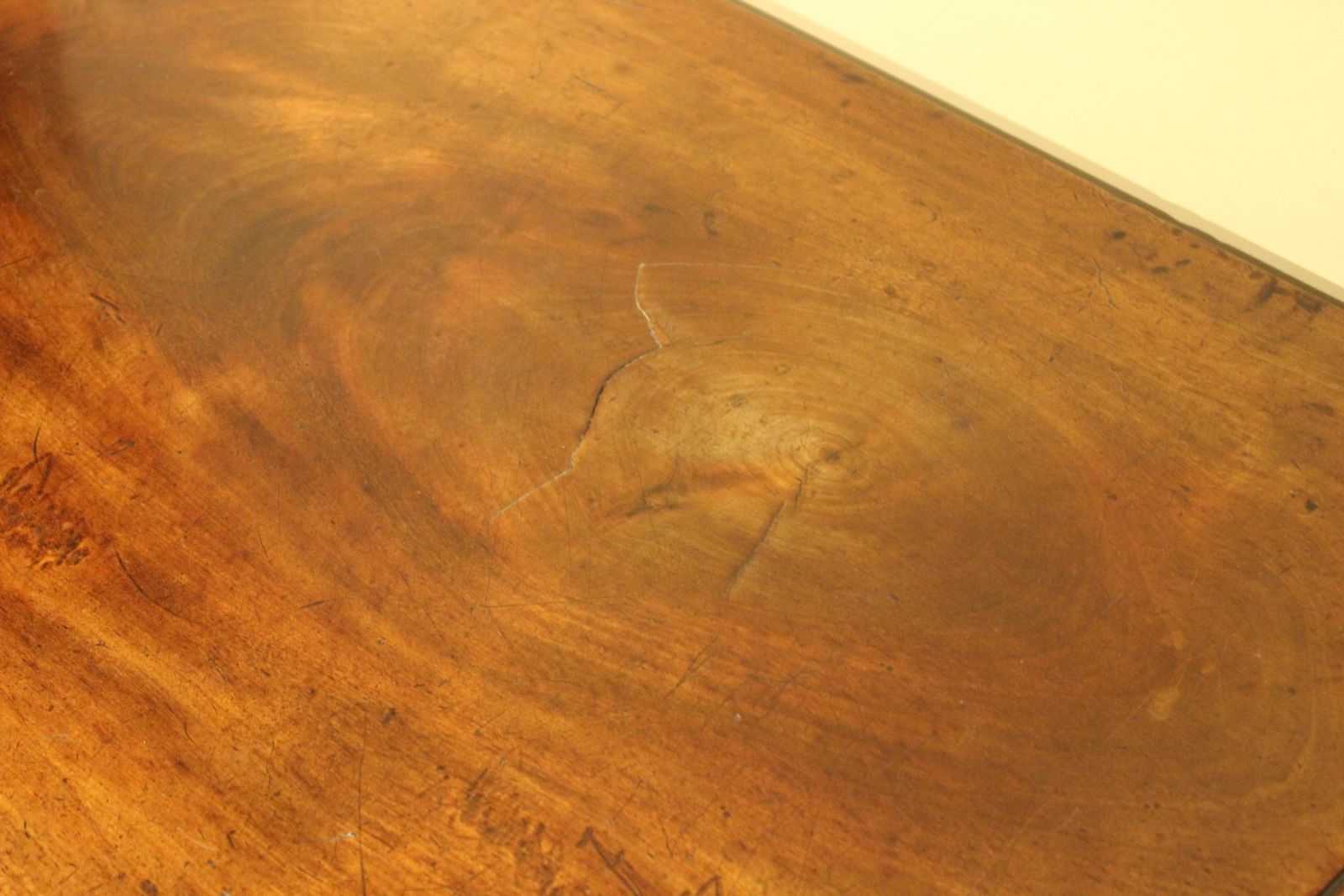 photo furniture 18thc. Mahogany Knee Hole Desk