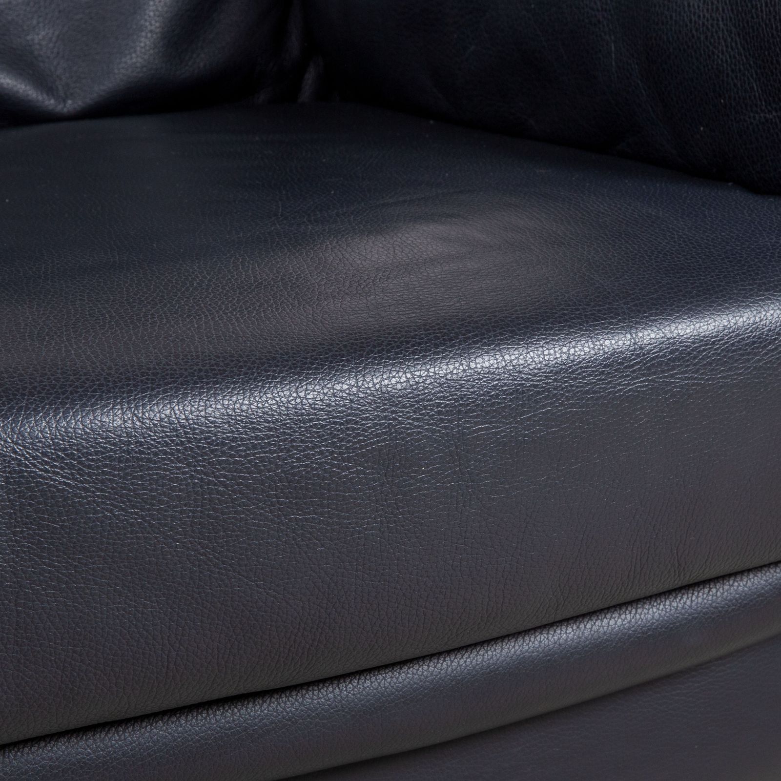 Fauteuil en cuir Willi Schillig bleu marine photo for sale