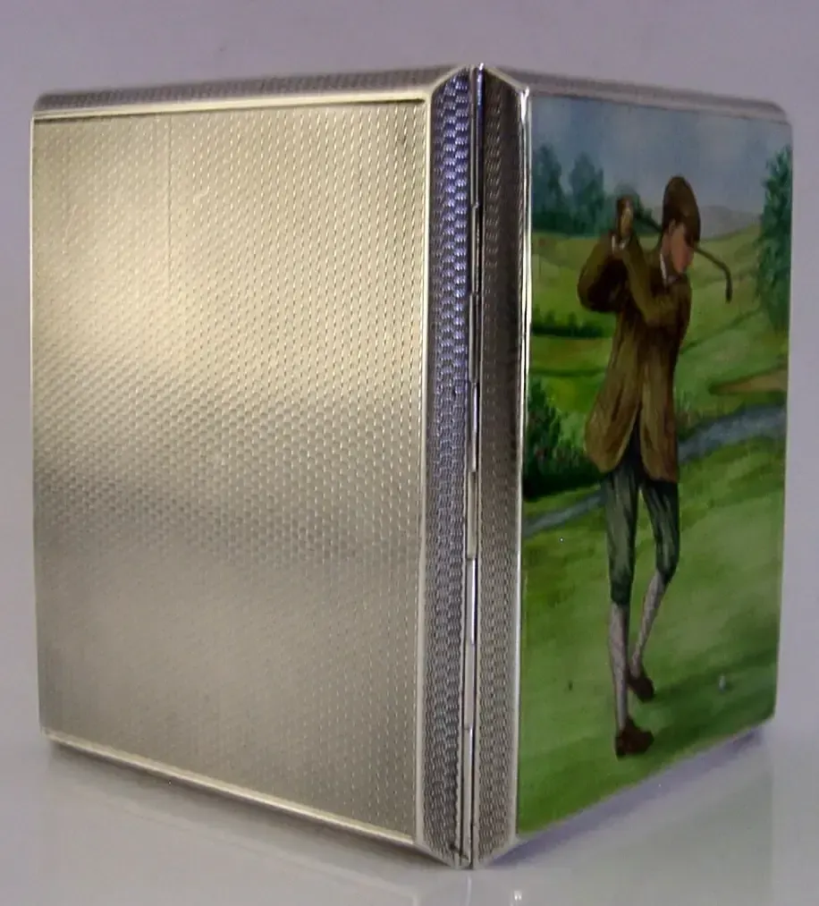 photo furniture Étui à cigarettes Sampson Mordan en argent sterling et émail peint à la main, motif golf, 1933