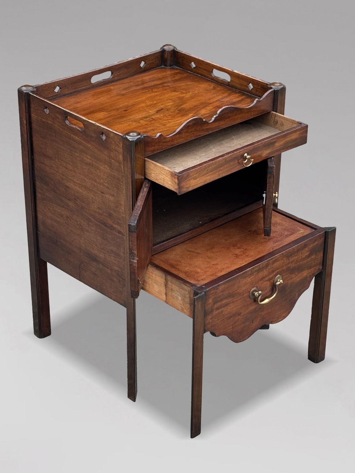 Pair Of Mid 18th Century George III Period Mahogany Bedside Commodes photo vintage