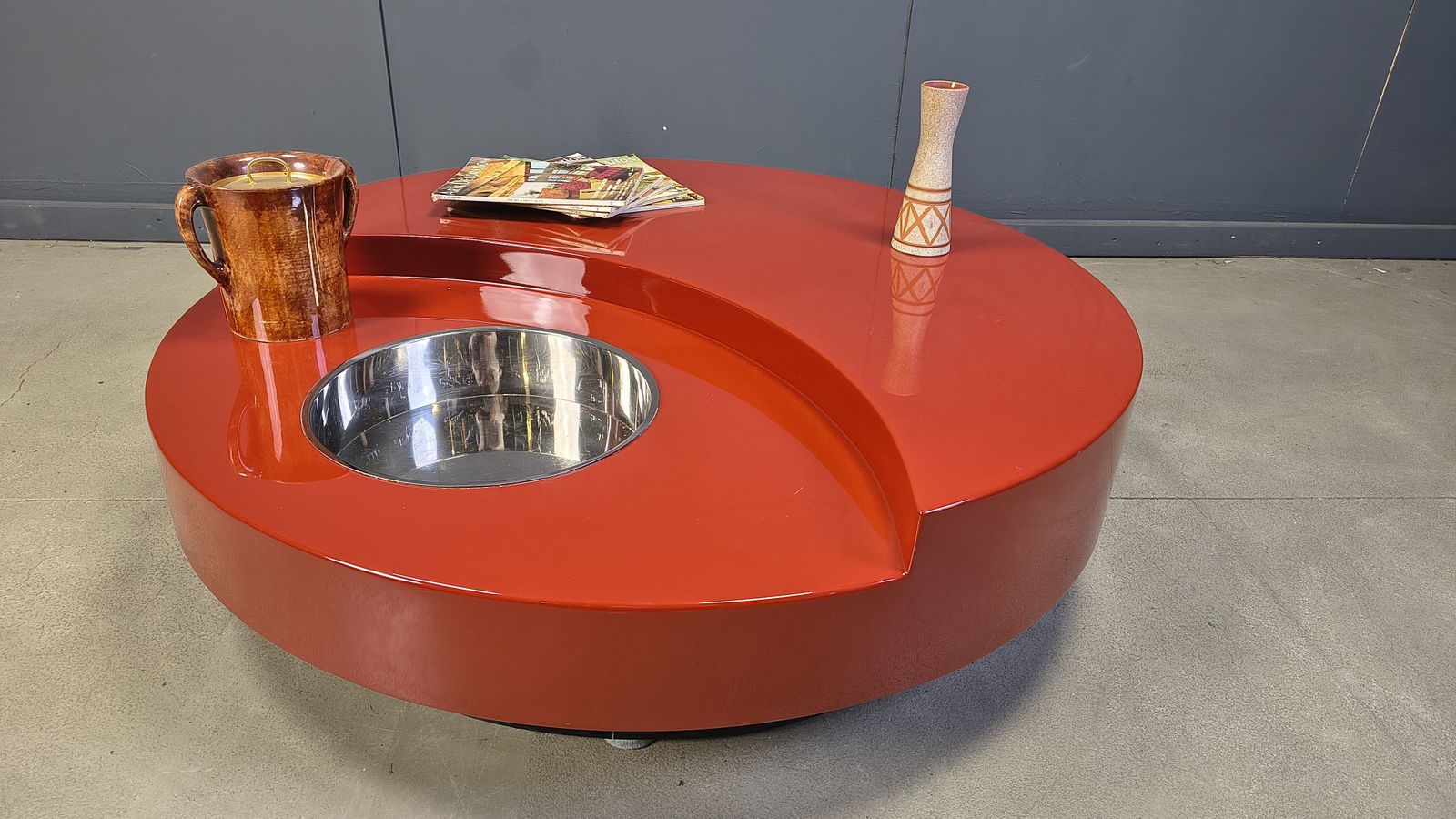 Vintage Revolving Coffee Table In Red Lacquer By Willy Rizzo, 1970s