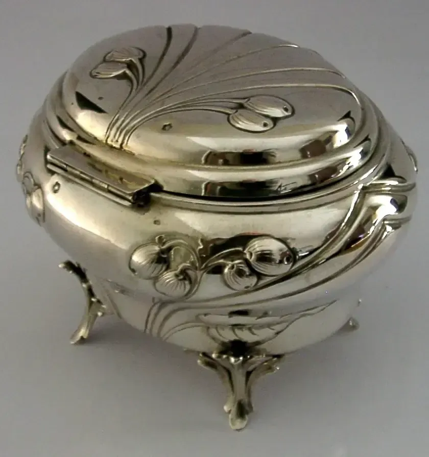 Stunning Large 282g Austrian Art Nouveau 800 Solid Silver Box photo furniture