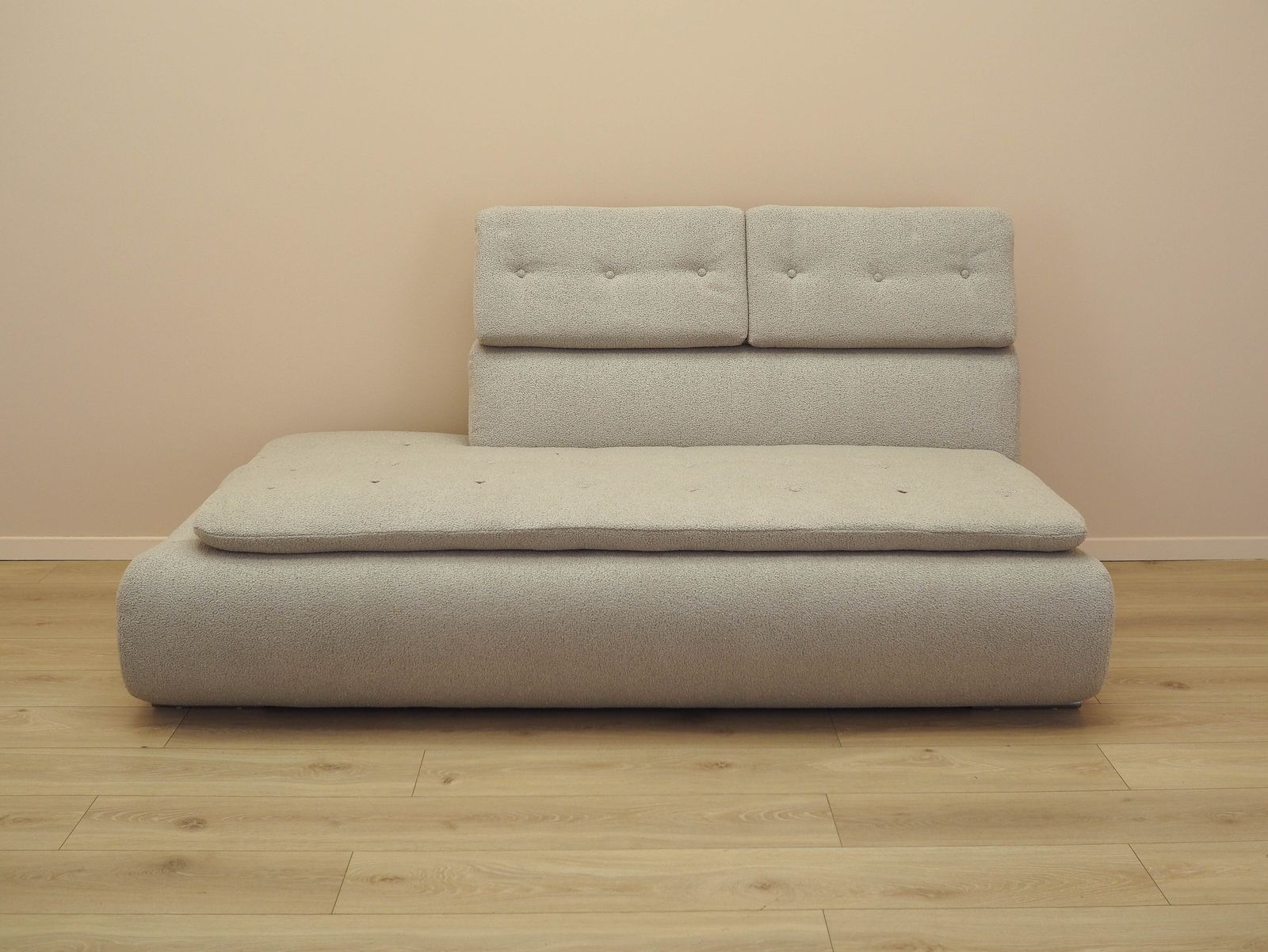 Beige Bank, Italiaans Design, Jaren 1980, Made In Italy photo for sale