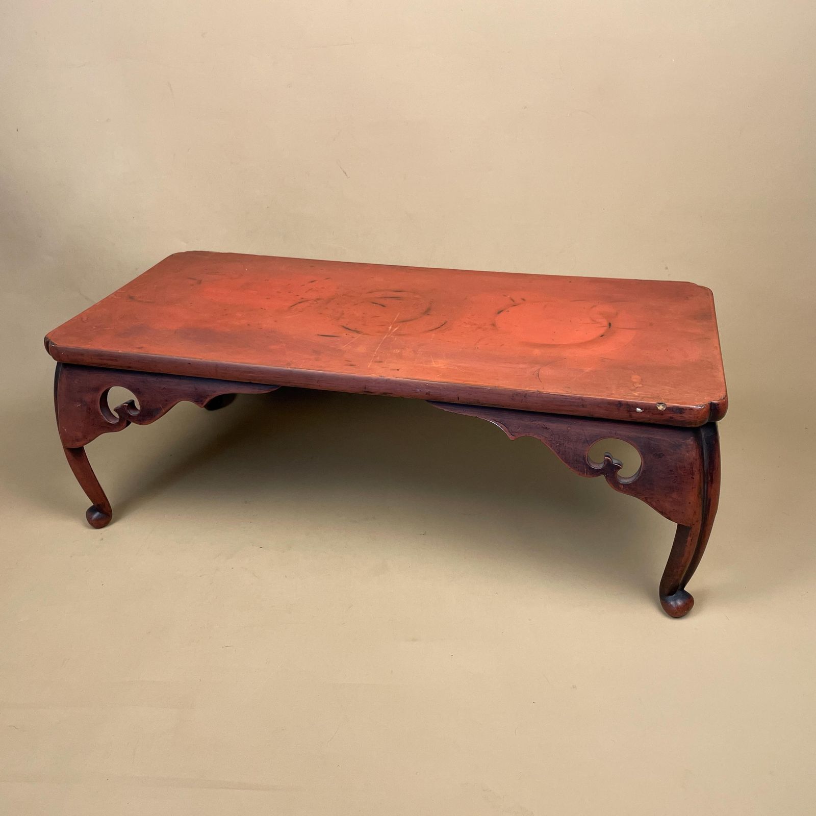 Red Wooden Oriental Low Table Carved Leg Vintage Chinese Style Altar Stand Small Display Table Accent Tea Table photo furniture