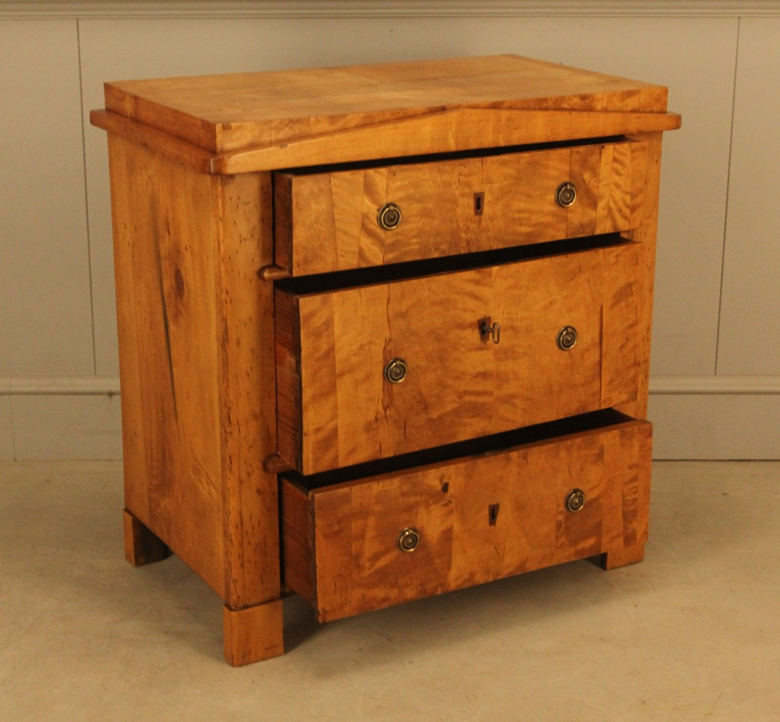 Refined 19th Century Swedish Chest Of Drawers In Birch photo vintage