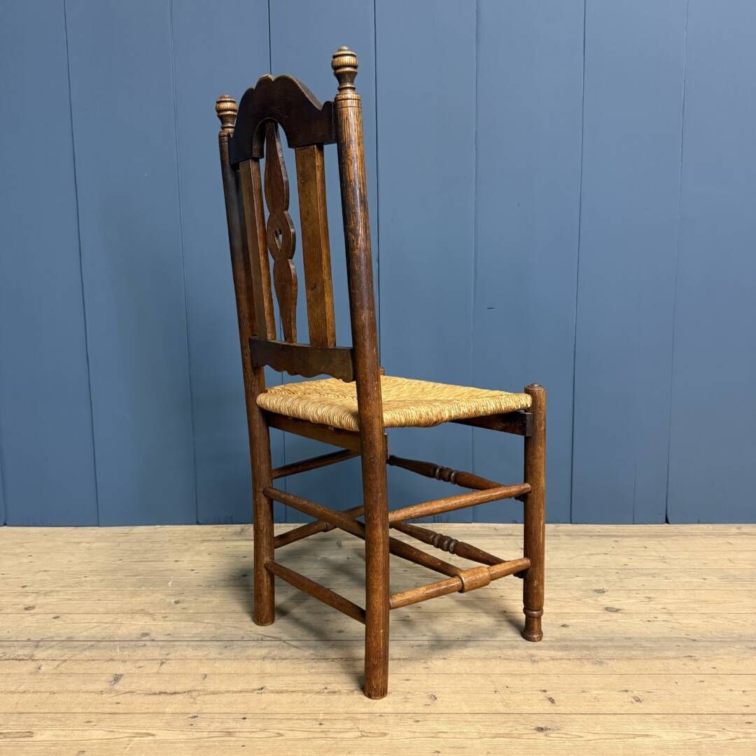 photo furniture Nederlandse Eiken Stoel Met Rieten Zitting