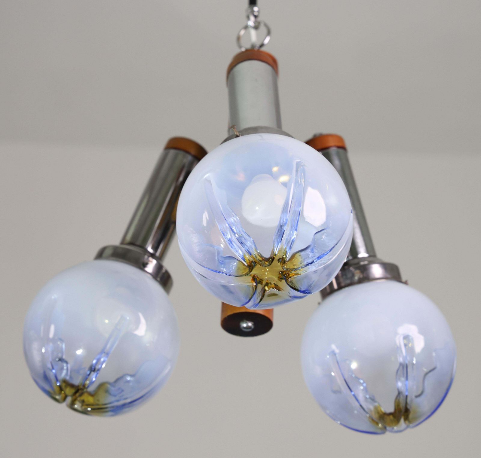 photo vinterior Italian Midcentury 3 Light Turquoise Blu Murano Glass Chandelier By Mazzega