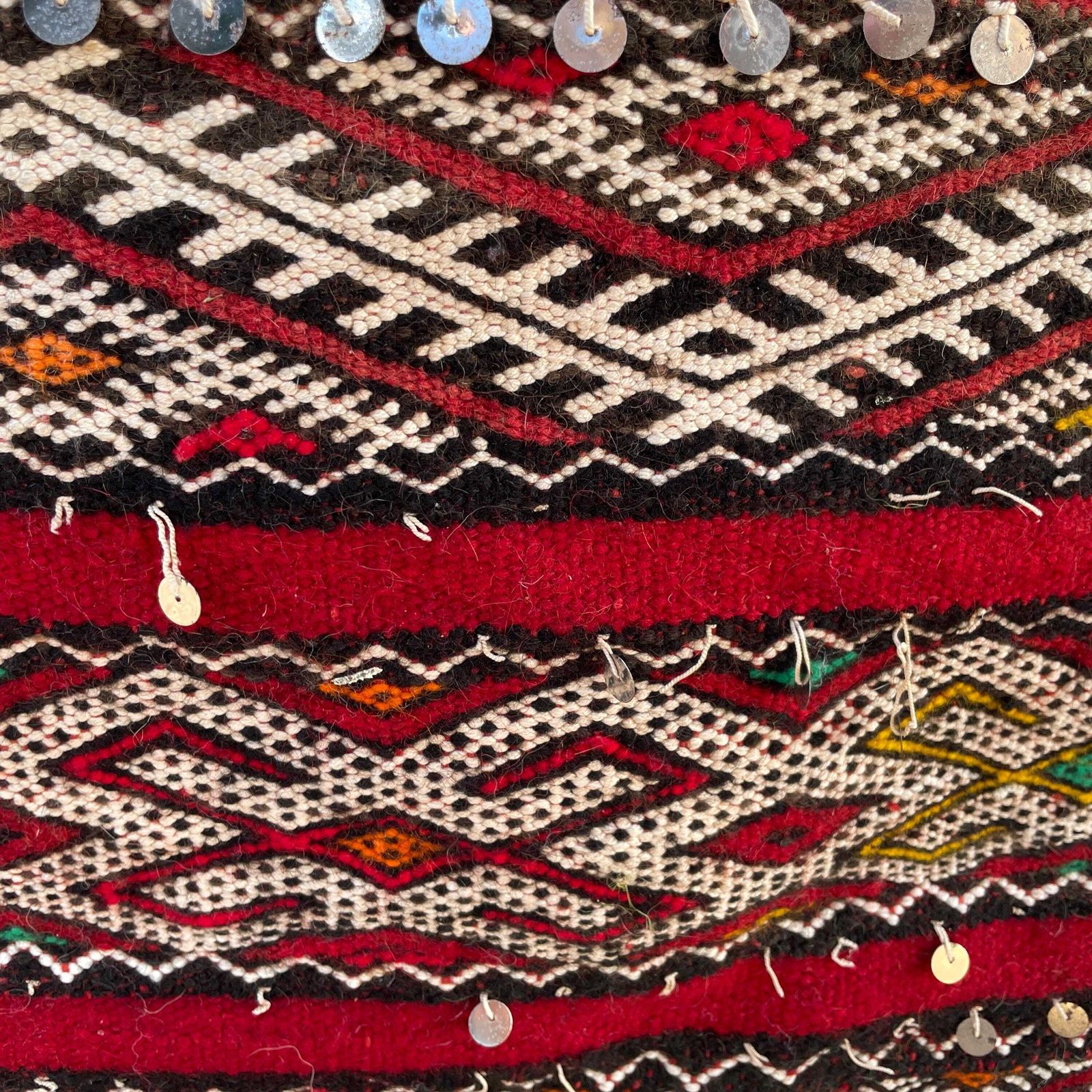 Large Red Kilim Rug With Sequins Handmade Wool Tribal Moroccan Floor Carpet Tribal Handwoven Geometric Pattern Tasselled End Wall Hanging photo vinterior