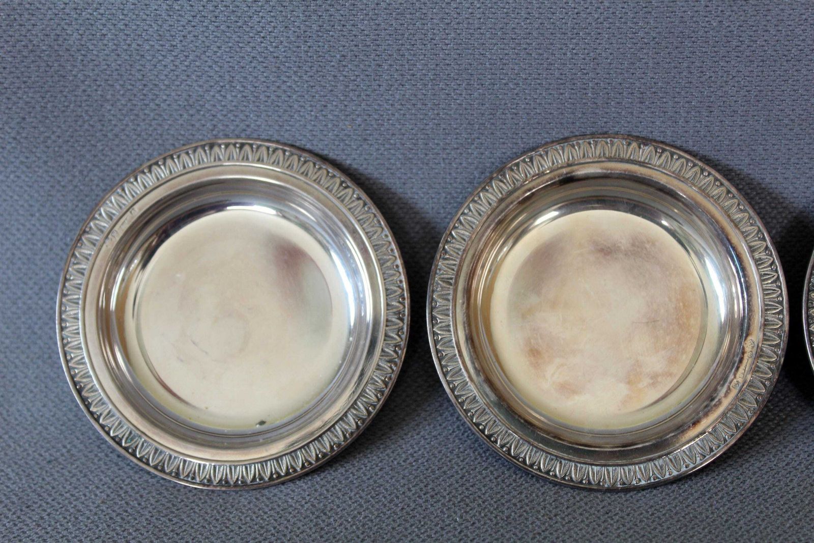 Set Van 4 Kleine Vintage Verzilverde Schaaltjes En Asbakjes, één Sturbelle, 3 Sivar Delheid Brussel België, Hoge Kwaliteit Nr. 1, Louis XVI Ontwerp photo for sale